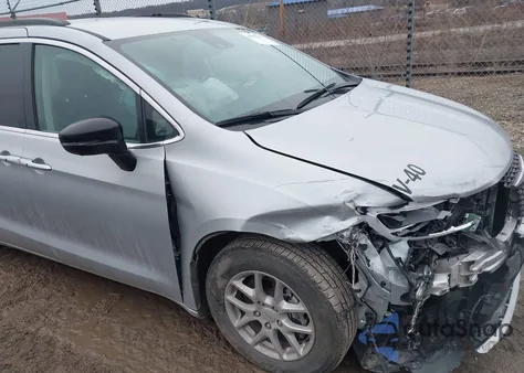 2024 Chrysler Pacifica Touring L z USA, uszkodzony, nr VIN 2C4RC1BG2RR184472